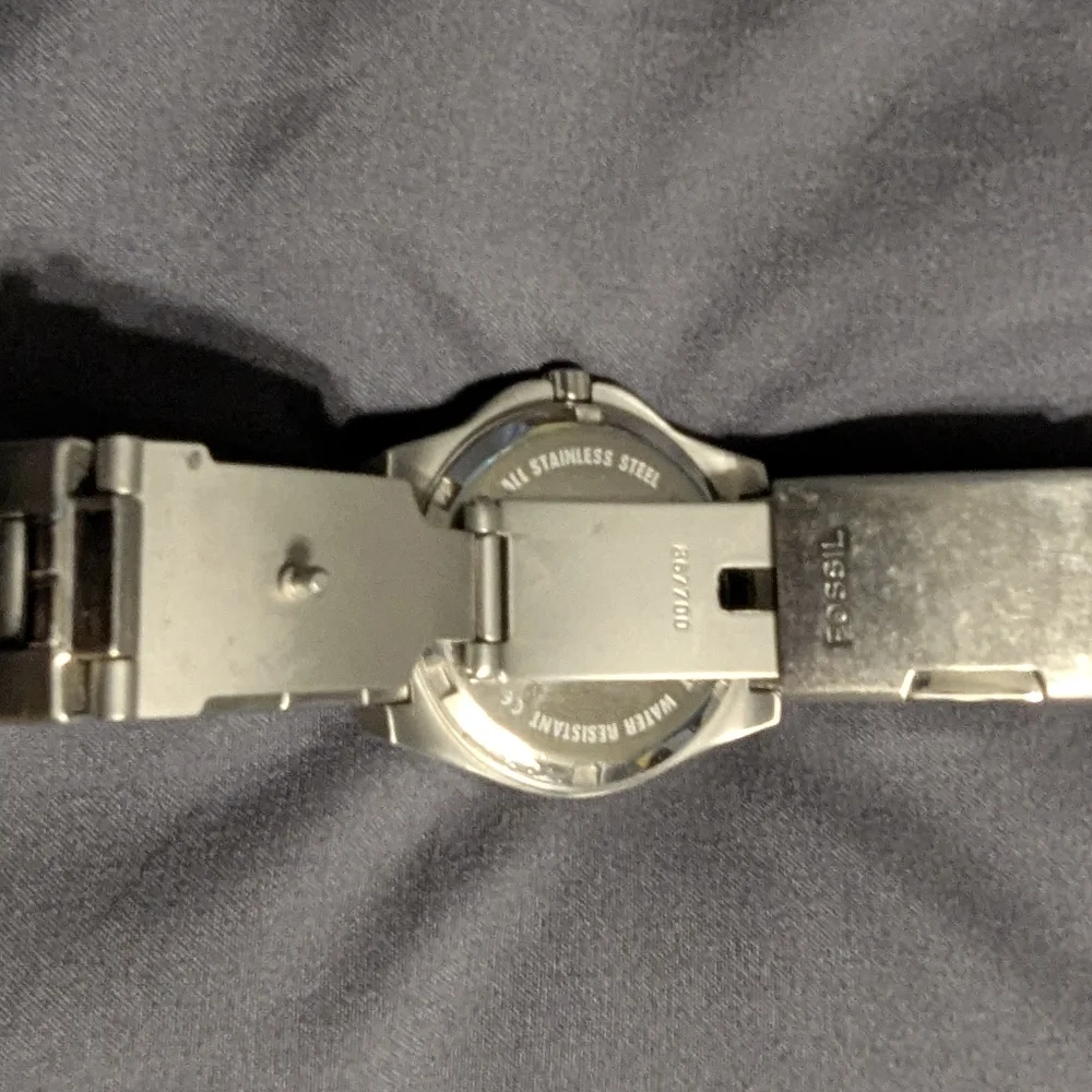 FOSSIL Unisex Silver Waterproof Watch with Dark Dial Vintage Needs Battery